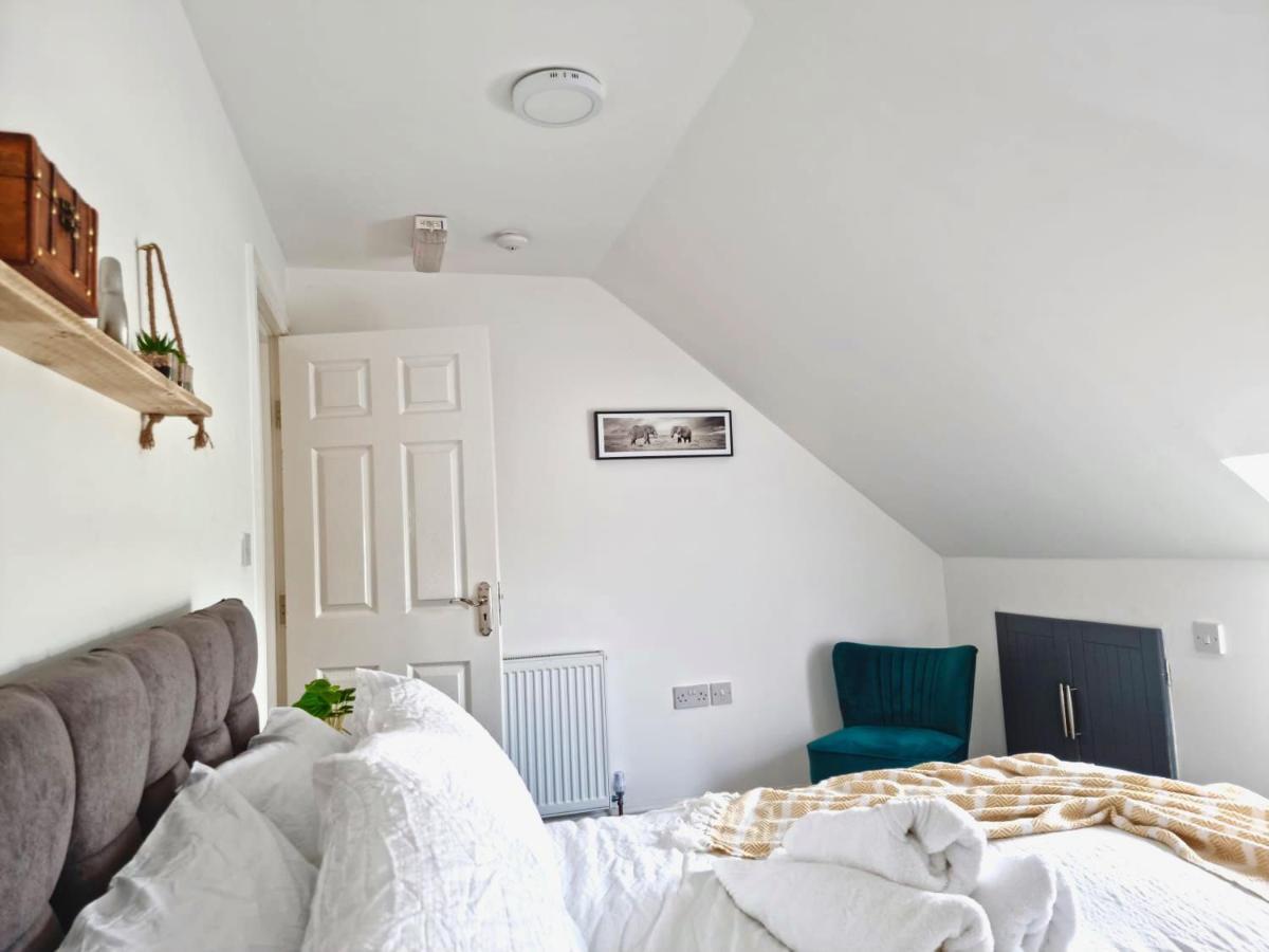 Cosy 3 Bed Apartment Near Birmingham Airport & Nec Perfect For Groups & Contractors! Exterior photo
